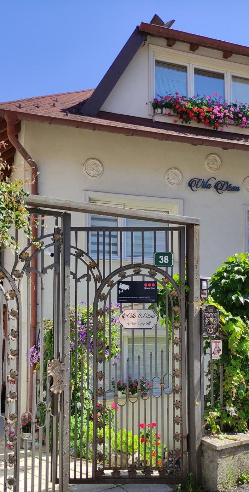 Vila Dzan SJJ Exterior foto